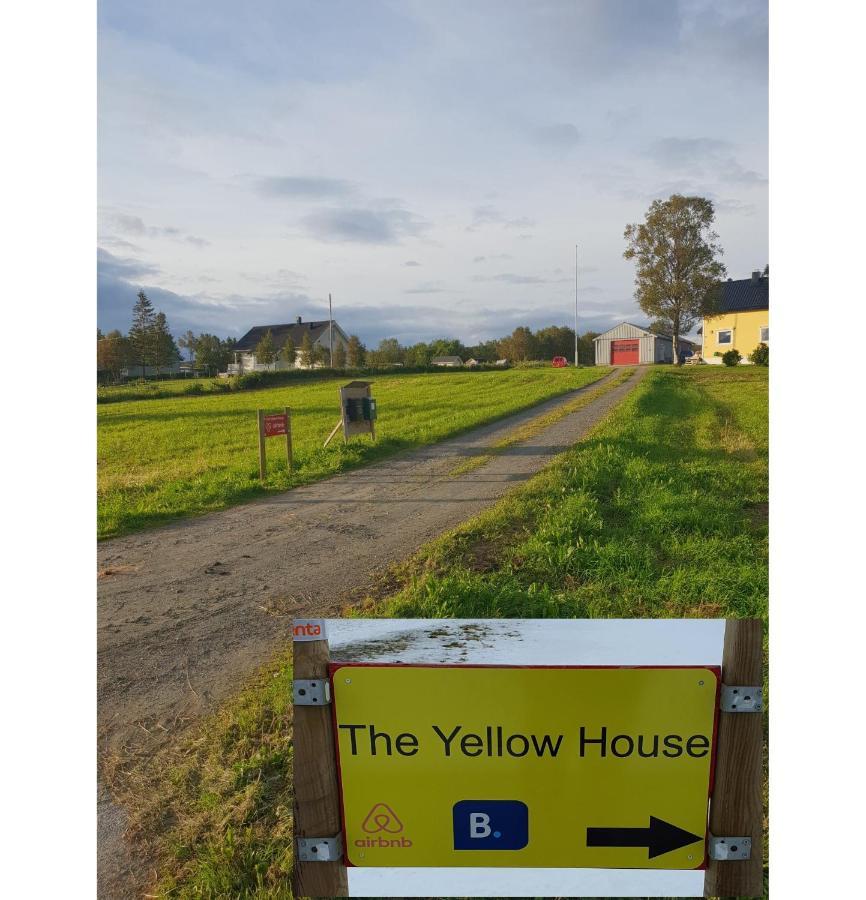 1 Room In The Yellow House, Close To Airport & Lofoten Evenskjer Экстерьер фото
