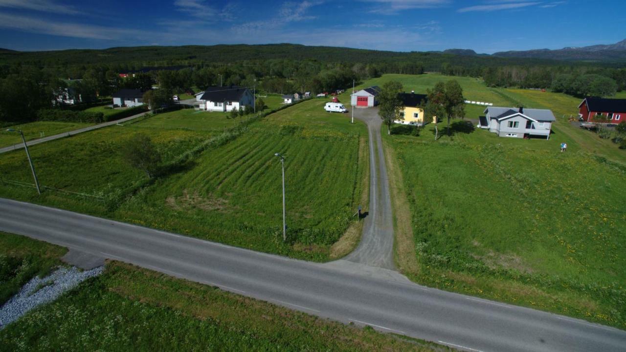 1 Room In The Yellow House, Close To Airport & Lofoten Evenskjer Экстерьер фото