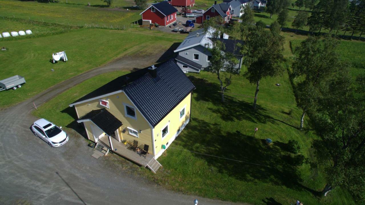 1 Room In The Yellow House, Close To Airport & Lofoten Evenskjer Экстерьер фото